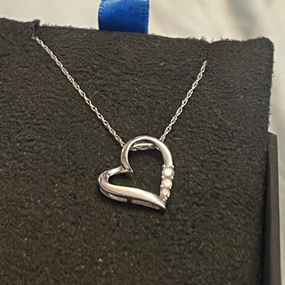 Dainty diamond necklace
